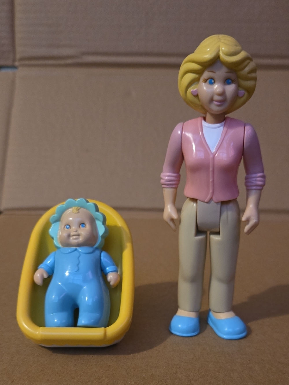Vintage 90s Little Tikes Dollhouse Accessories - Mom, Baby, & Baby Seat - #3